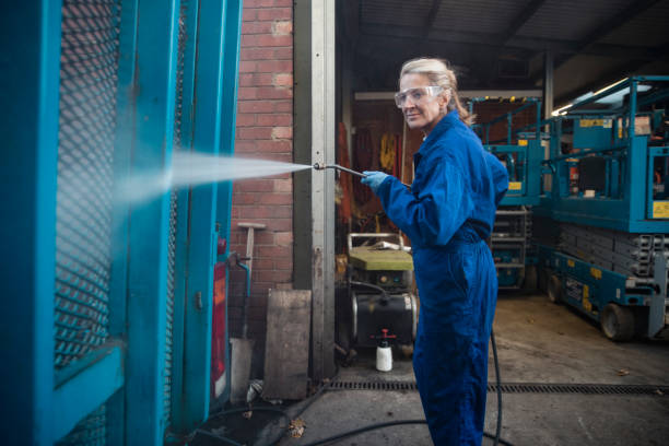 Best Warehouse Cleaning  in Devine, TX